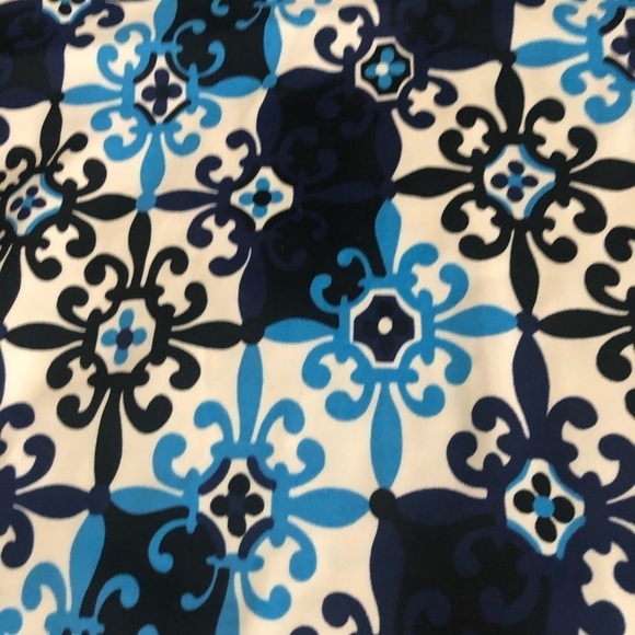 Lands End Rash Guard Sz. M 10/12 Fitted Long Sleeve Black Blue Printed High Neck - Picture 5 of 5